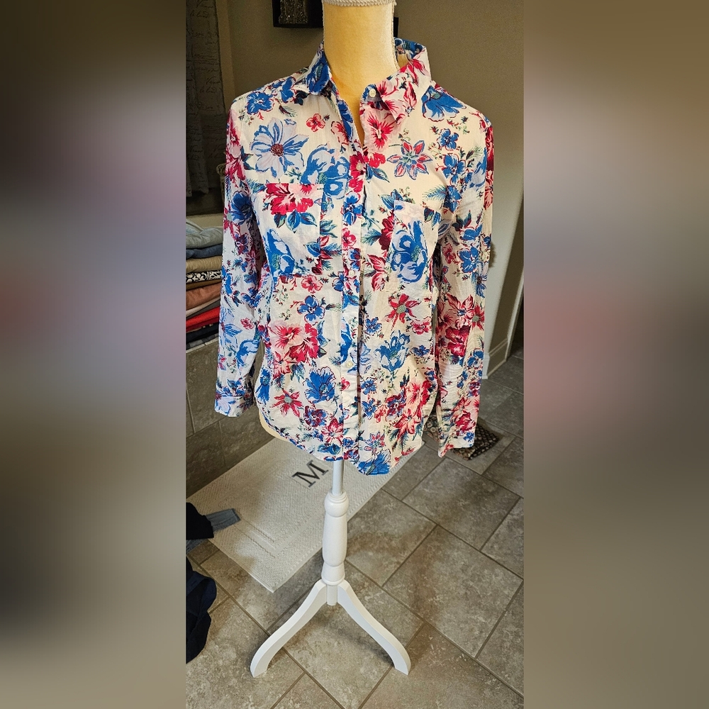 Gap boyfriend fit shirt
